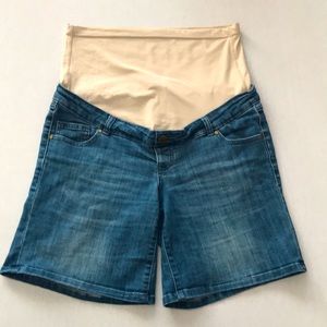 Thyme Maternity convertible Denim Shorts (M)
